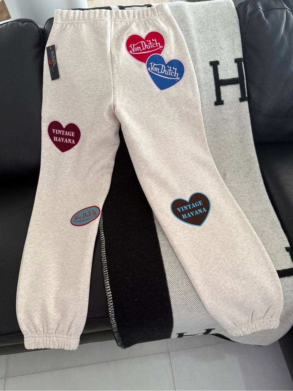 VON DUTCH Vintage Havana Cream Sweatpants with Red & Blue Heart Graphics